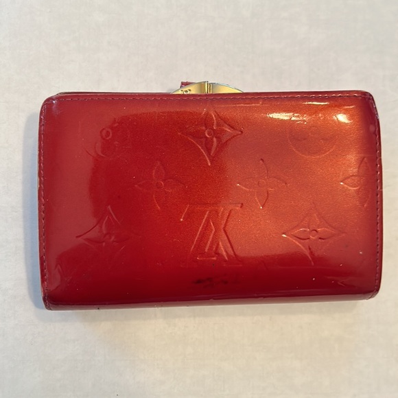 Authentic Louis Vuitton Red Vernis Wallet - Picture 3 of 17